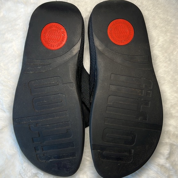 FITFLOP Surfa Thong Sandal Black Wide Strap Wedge Comfort AB3-001 Cushion 8 - Picture 7 of 16